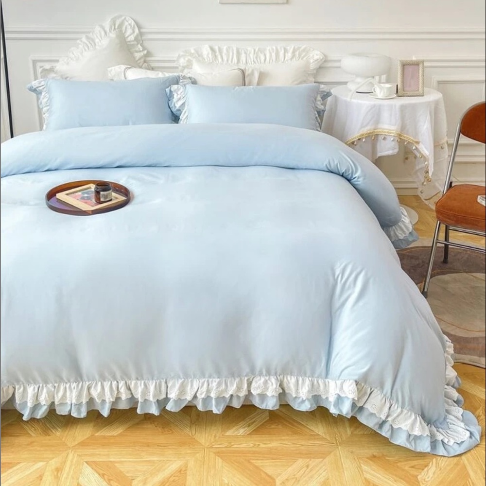 Blue Ruffle Full Comforter and Pillowcase Set - Picture 2 of 4
